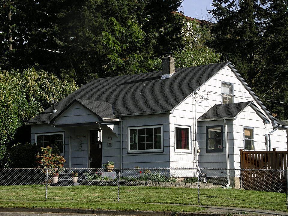 1st image of 2408 S Railroad St