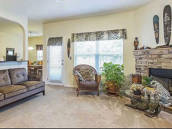 3rd image of 1592 Pressley Ln