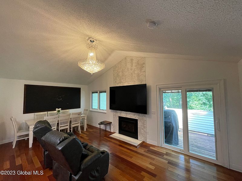 5th image of 204 Yorktown Drive