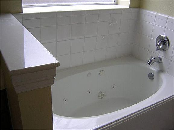 3rd image of 15247 Henderson Point Dr