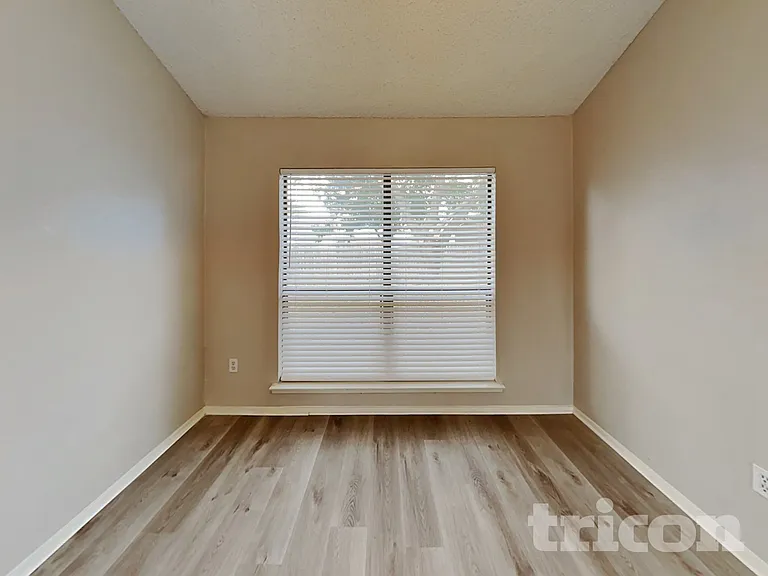 2637 Bennington Ct — Photo 5