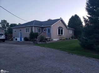 5749 Hollenbeck Rd, Columbiaville, MI 48421