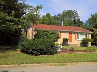 51 Sparrow Ln, Warwick, RI 02889