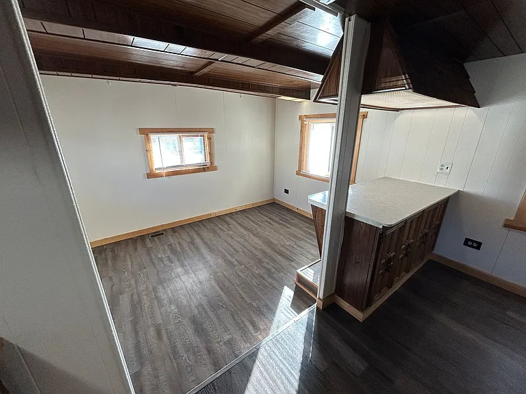 300 Linda Lee St — Photo 35