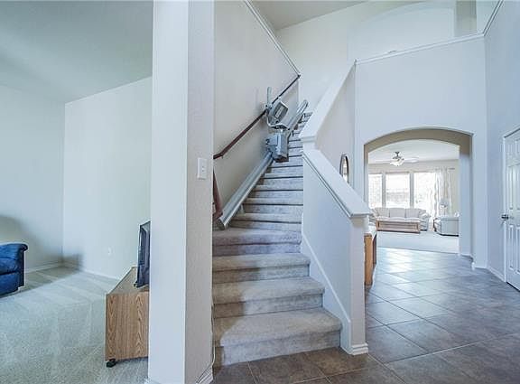 5th image of 1048 Four Seasons Farm Blvd