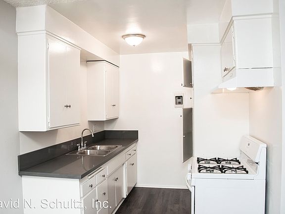 5th image of 416 Pioneer Dr APT 3