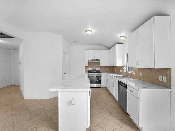 5th image of 17631 S Summit Canyon Dr