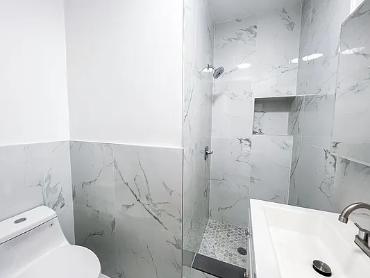 Rented by EXR | media 7