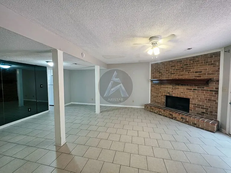 1495 Bentley Ln SE — Photo 8