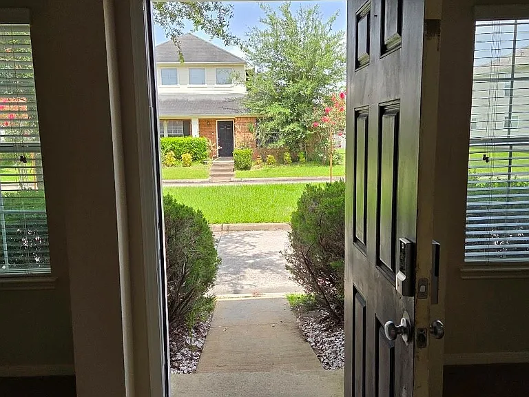 11805 Princess Garden Way — Photo 2