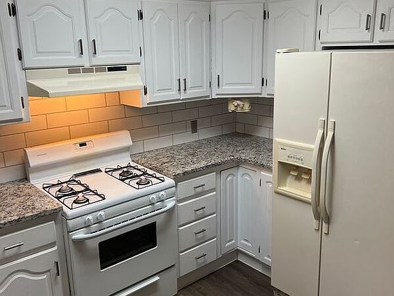 5th image of 2129 S Delaware Ave