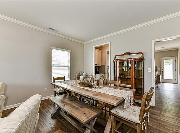 4th image of 4022 Huntley Glen Dr