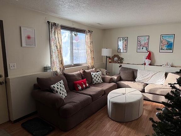 3rd image of 216-218 S Franklin Ave