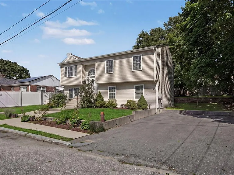45 Oakwood Ave — Photo 49