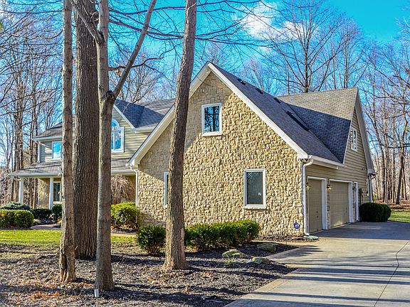 3rd image of 6387 Pin Oak Dr
