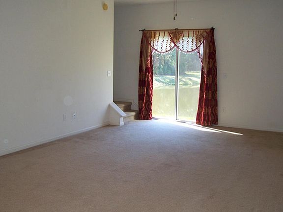2nd image of 276 Scrub Jay Dr