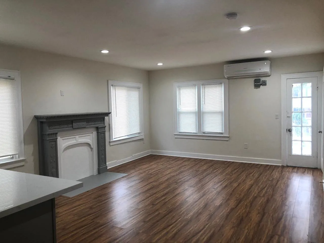 2 bed, 1100 sqft, $2,500 — Photo 3
