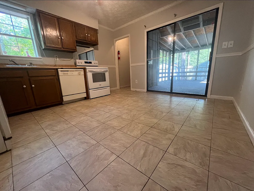 119 Summerwood — Photo 3