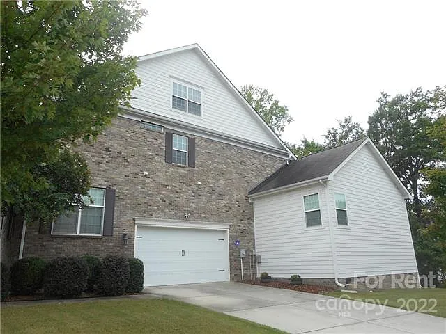 4 bed, 3.5 bath, 3855 sqft, $3,250 — Photo 3