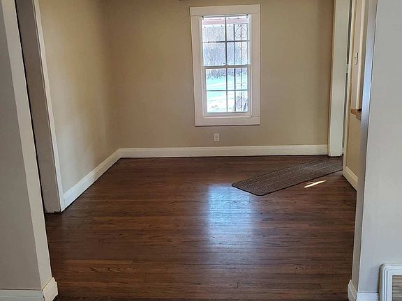 4th image of 5519 Evergreen Ave
