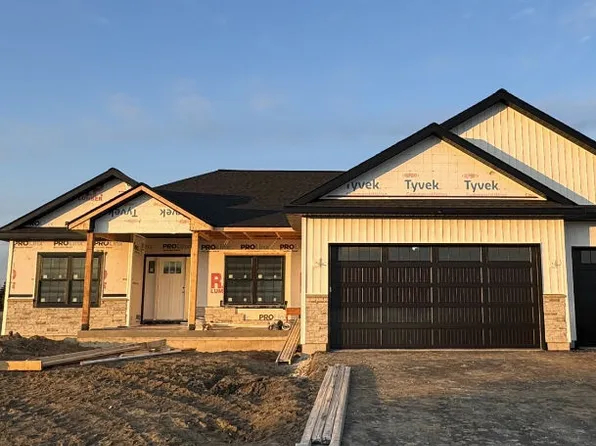 526 Creekside Cir, Byron, IL 61010