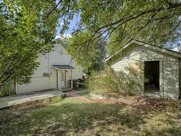1003 S 42nd St — Photo 24