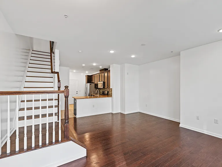 147 Wesmont Dr — Photo 4