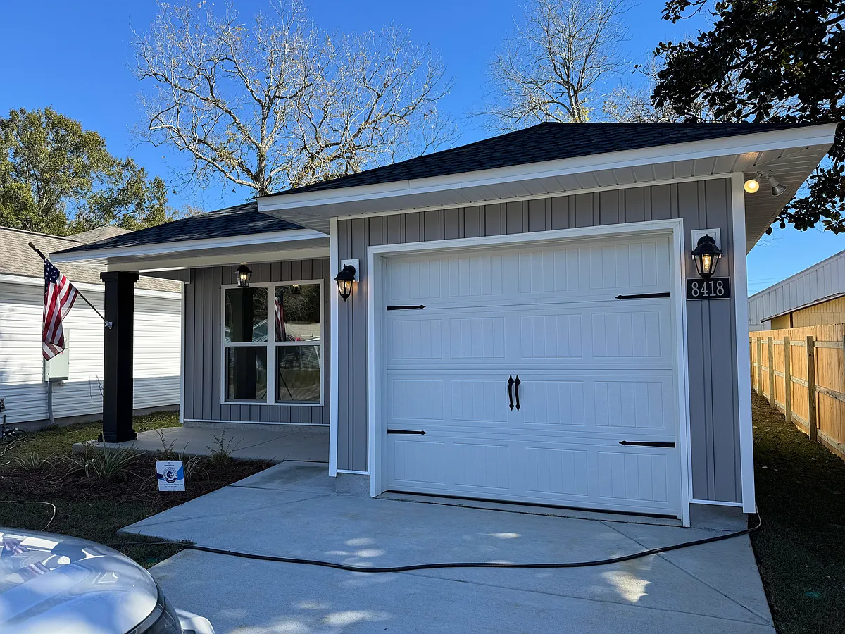 Building Photo - 8418 Cherry Ave