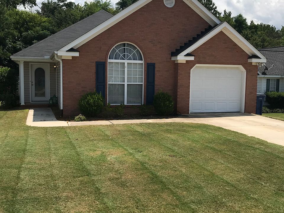 1st image of 733 Bradford Ln
