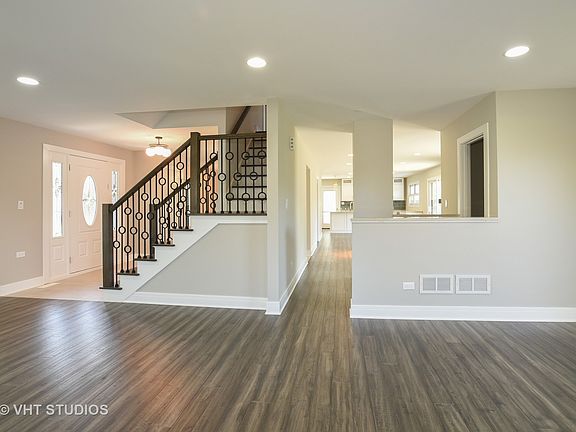 3rd image of 4120 Lindenwood Ln