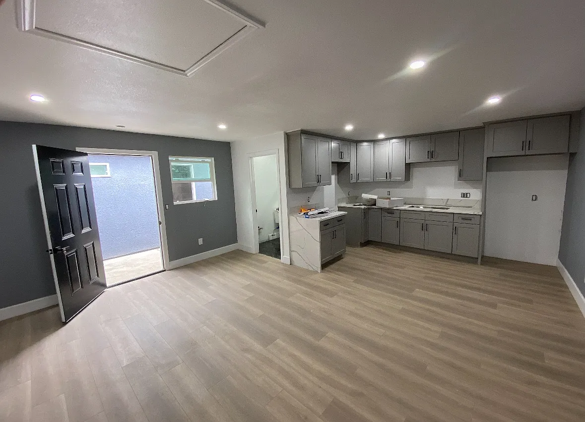3 bed, 1142 sqft, $6,000 — Photo 3