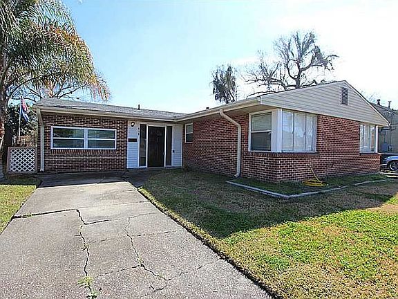 2nd image of 418 River Oaks Dr