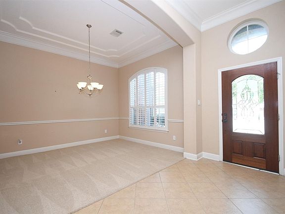 2nd image of 5803 Oakdale Mdws