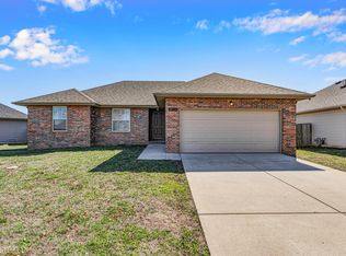 872 W Cambridge Ave, Nixa, MO 65714