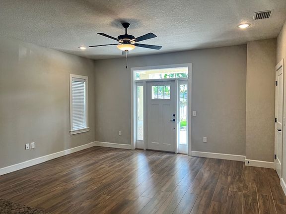 3rd image of 1097 South Blvd