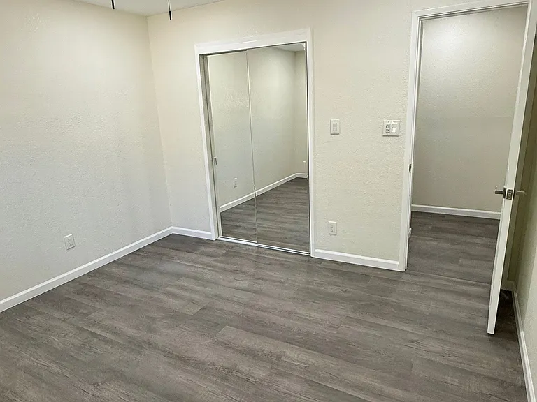 2518 G St #8 — Photo 8