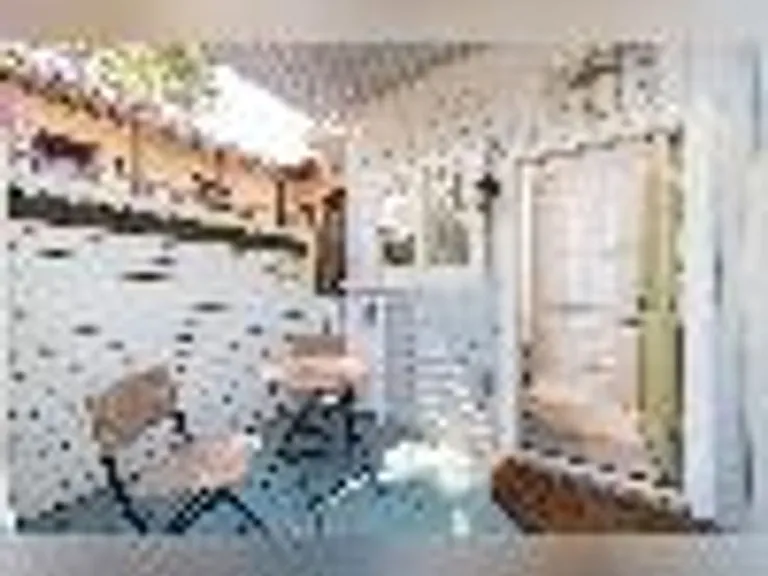 251 Charlotte St #A — Photo 14