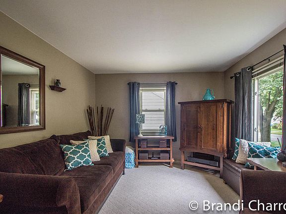 3rd image of 1356 Lewison Ave NE