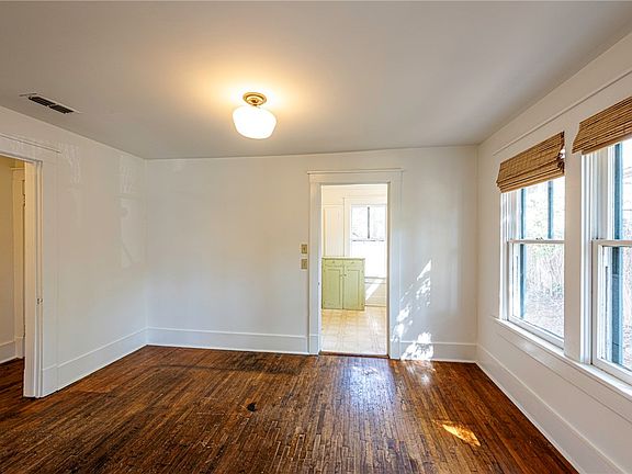 5th image of 106 W Boles St