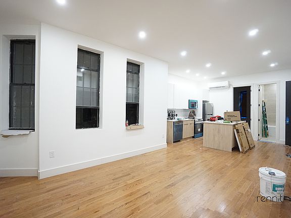 2nd image of 23 Spencer Pl APT 1R