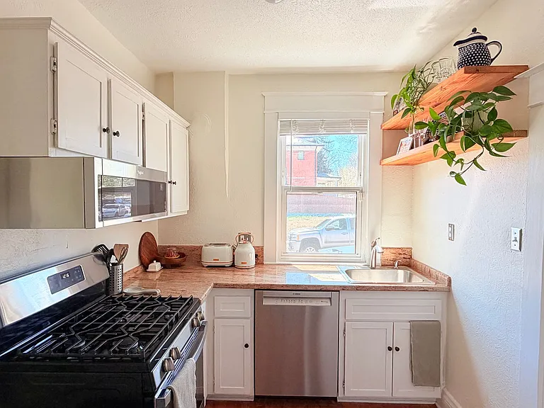 3300 Meade St — Photo 10