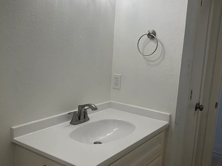 5615 Duoto St — Photo 10