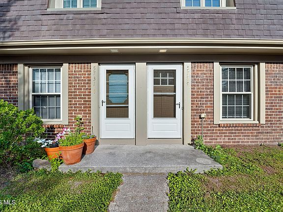 5th image of 5731 Cresthaven Ln