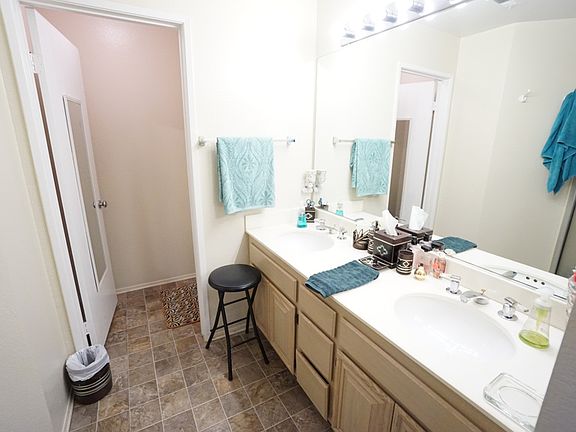 3rd image of 13895 Pinkard Way Unit 98