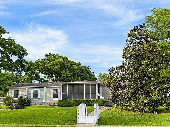 3rd image of 10165 Northlake Cir