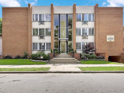 825 East Henry Clay STREET #204, Milwaukee, WI, 53217