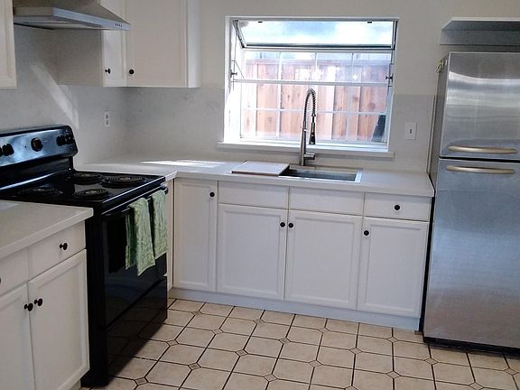 3rd image of 1034 Thelma Way