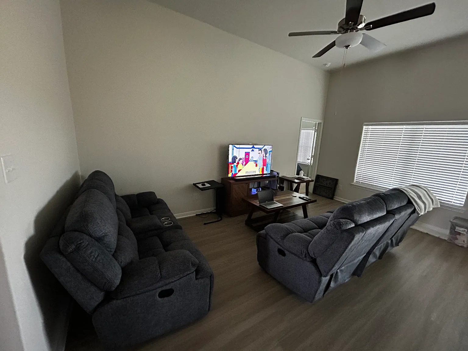 3 bed, 1373 sqft, $600 — Photo 2