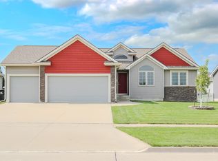 614 SW 40th St, Ankeny, IA 50023