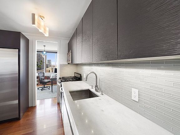5th image of 61 W 62nd St #20HJ